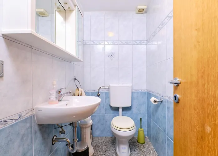 Ferienhaus 2 Bedroom Stunning In Veli Lošinj