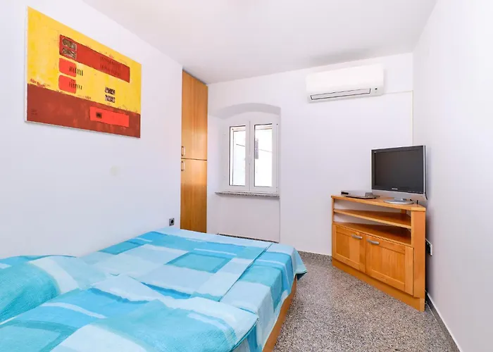 2 Bedroom Stunning In * וולי לוסיניי