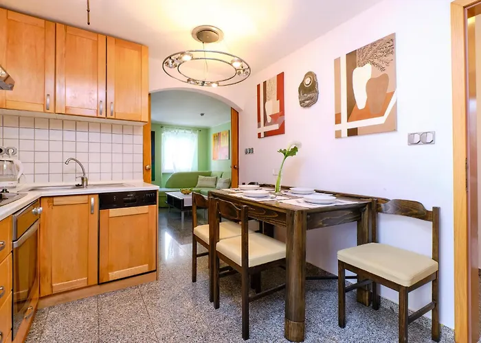 בית נופש 2 Bedroom Stunning In וולי לוסיניי